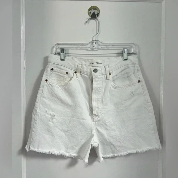 Aritzia Denim Forum
The Yoko Mid Thigh Short in 
A Little Wht Lie Dstr Size 29 - Picture 1 of 6